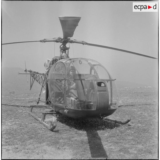 Prise d’armes à la 3eme compagnie du 15e BCA. [Description en cours]<br>