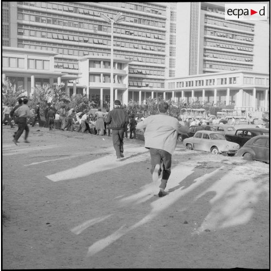 Manifestation à Alger. [Description en cours]