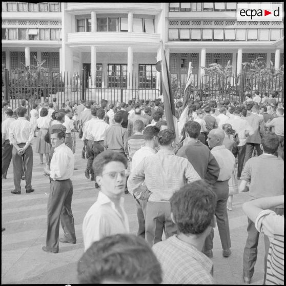 Manifestation à Alger. [Description en cours]