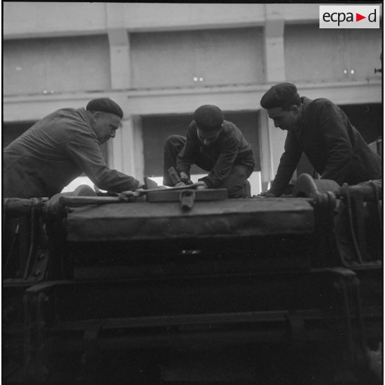 Activité quotidienne de l’Office des Chemins de Fer Algériens (CFA). [Description en cours]