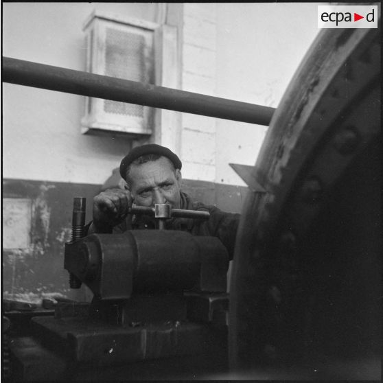 Activité quotidienne de l’Office des Chemins de Fer Algériens (CFA). [Description en cours]