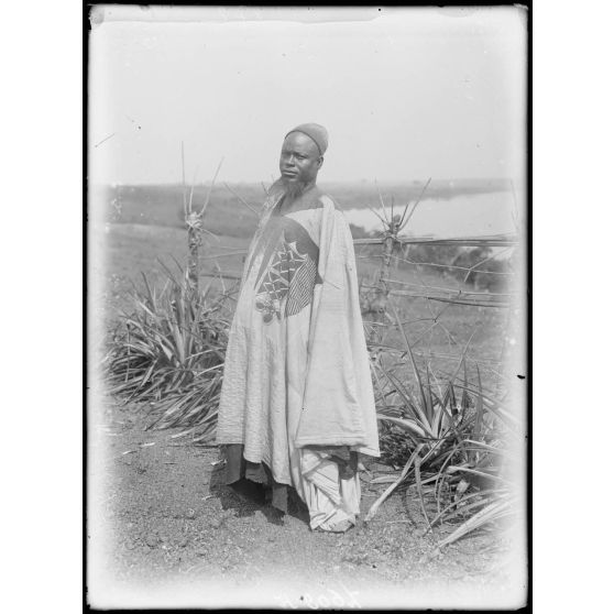 Tibati. Type d'homme de race Boum. [légende d'origine]