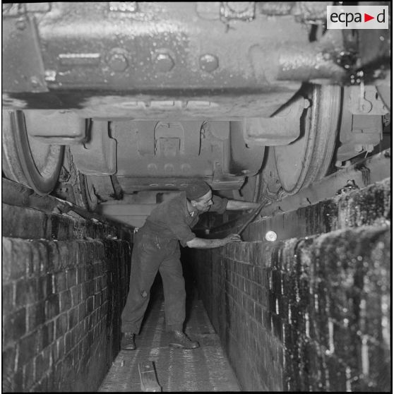 Coopération de cheminots et de militaires. [Description en cours]