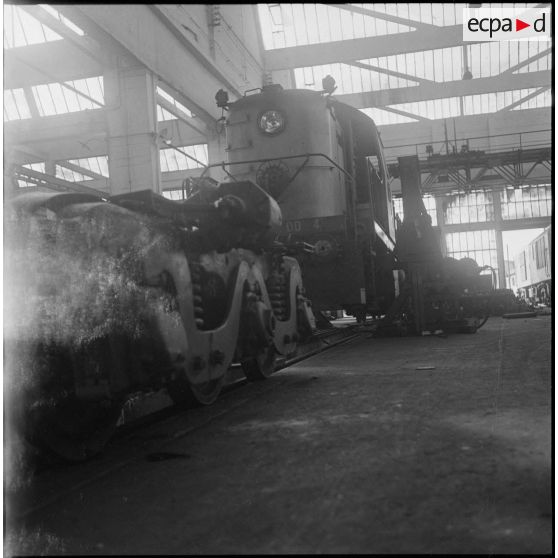 Coopération de cheminots et de militaires. [Description en cours]