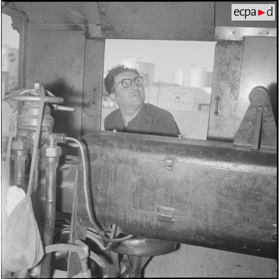 Coopération de cheminots et de militaires. [Description en cours]