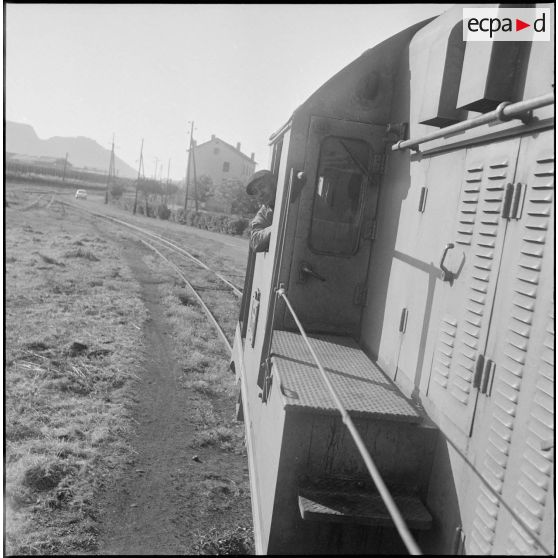 Coopération de cheminots et de militaires. [Description en cours]