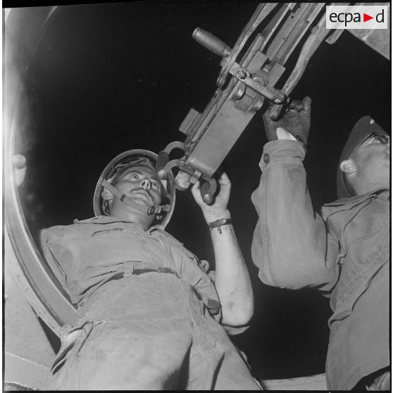 Coopération de cheminots et de militaires. [Description en cours]