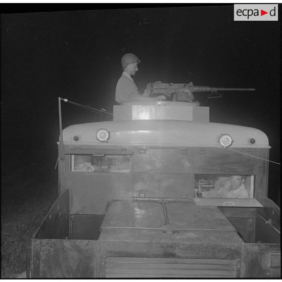 Coopération de cheminots et de militaires. [Description en cours]