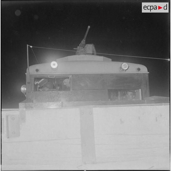 Coopération de cheminots et de militaires. [Description en cours]