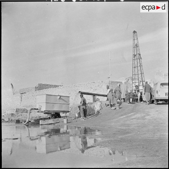 Ouargla. Les habitants vont chercher de l'eau.