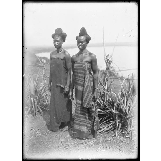 Tibati. Type de femmes de race Bouté. [légende d'origine]