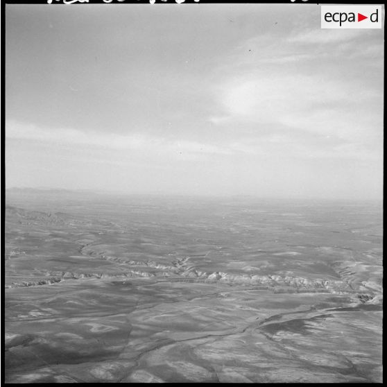 Vue aérienne entre Telergma et le poste de commandement (PC) de Domino.