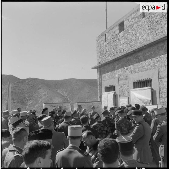 Menaâ. Discours du général de Gaulle.