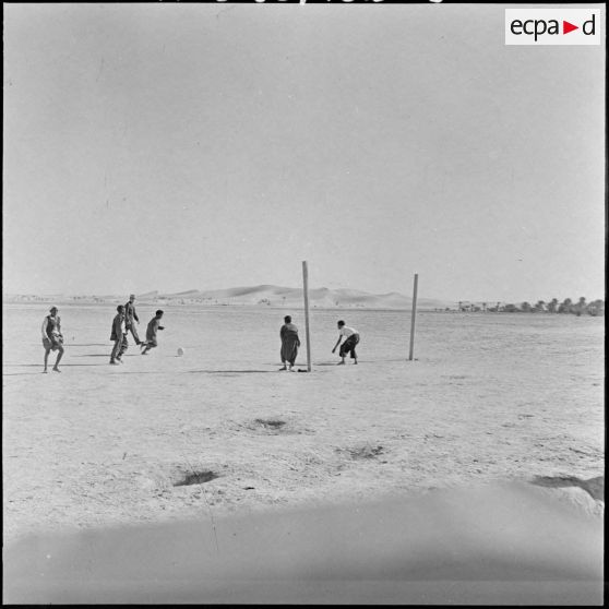 Chot. Partie de football.