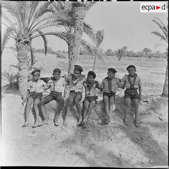 Chot. Les petits "scouts" de l'école.