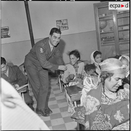 Ouakda. Séance de travail au cercle féminin.