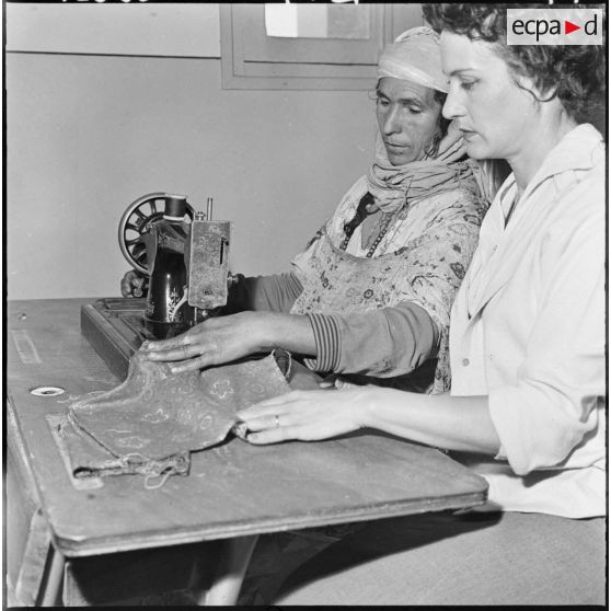 Ouakda. Séance de travail au cercle féminin.