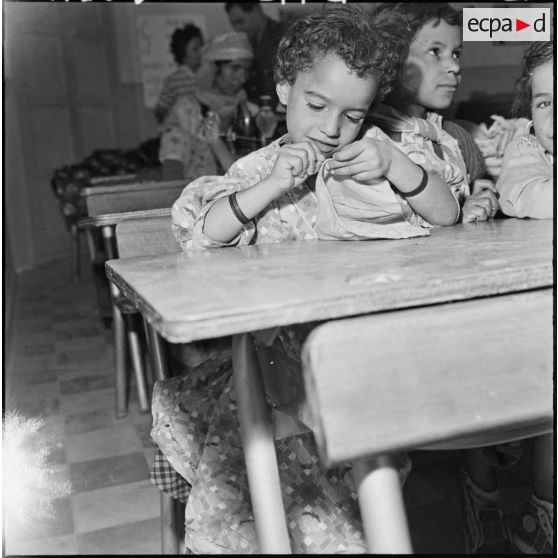 Ouakda. Séance de travail au cercle féminin.