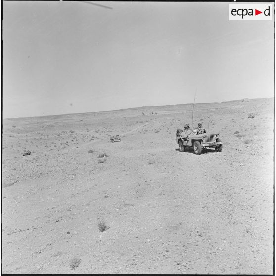 Abadla. Opération d'interception en jeep de la Compagnie d'appui du 35e régiment d'infanterie (RI).