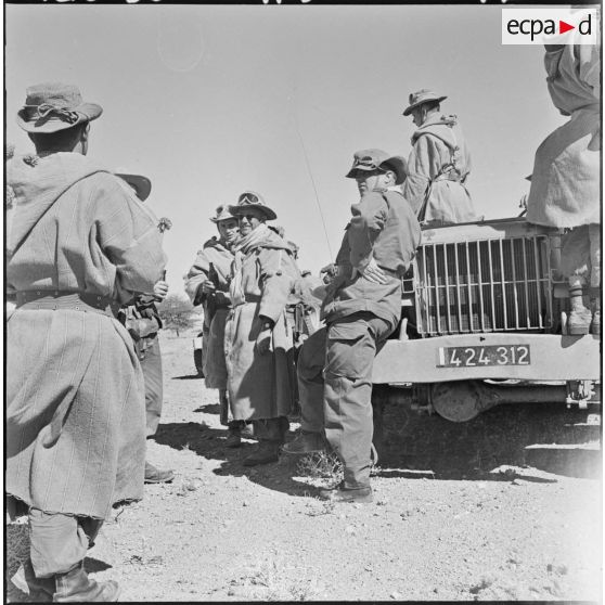 Abadla. Opération d'interception en jeep de la Compagnie d'appui du 35e régiment d'infanterie (RI).