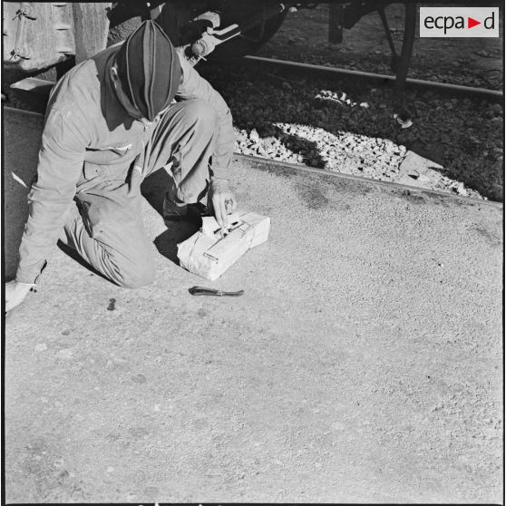 Alger. Les artificiers de la police d'Etat. Neutralisation d'un engin.