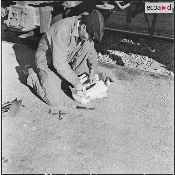 Alger. Les artificiers de la police d'Etat. Neutralisation d'un engin.