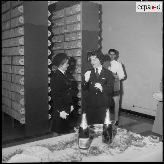 Alger. Caserne d'Orléans. Prise d'armes à l'occasion du départ du colonel Emile Giraud. Vin d'honneur.