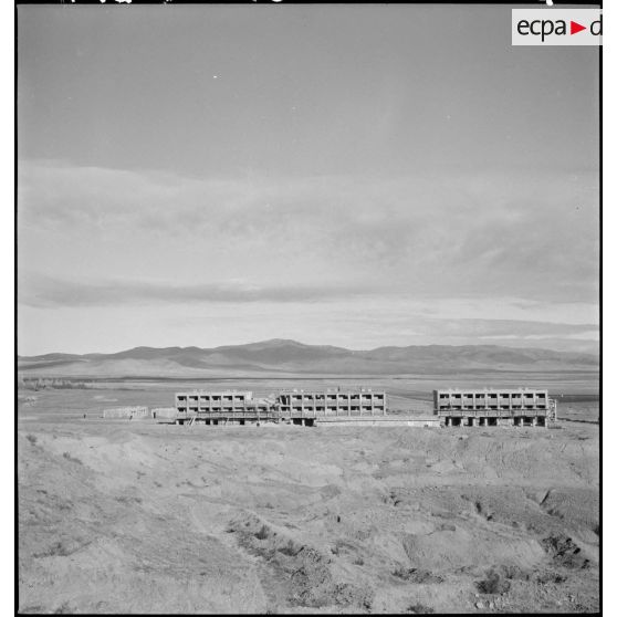 Timgad. Bâtment en construction.