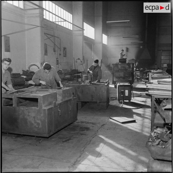 Entrepôts et ateliers de la gestion des subsistances militaires.