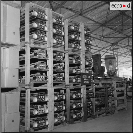 Entrepôts et ateliers de la gestion des subsistances militaires. Stock.