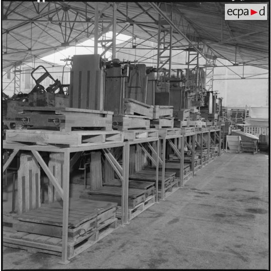 Entrepôts et ateliers de la gestion des subsistances militaires. Stock.