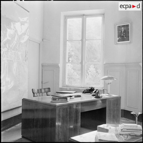 Alger. Etat-Major Interarmées (EMI). Bureau du colonel de Boissieu.