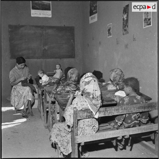 Tamanrasset. Une des salles de classe de l'école de filles.