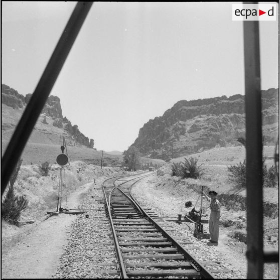 Transport ferroviaire de pétrole sur la ligne Philippeville-Touggourt. [Description en cours]