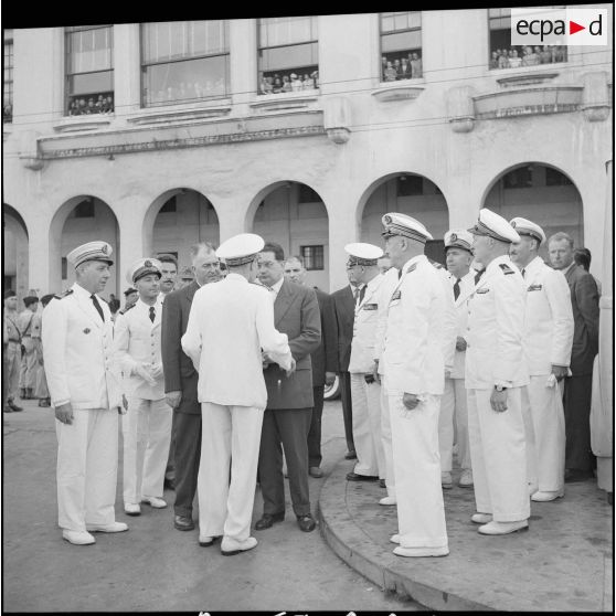 Cérémonie militaire au Monument aux marins algériens morts pour la France. [Description en cours]