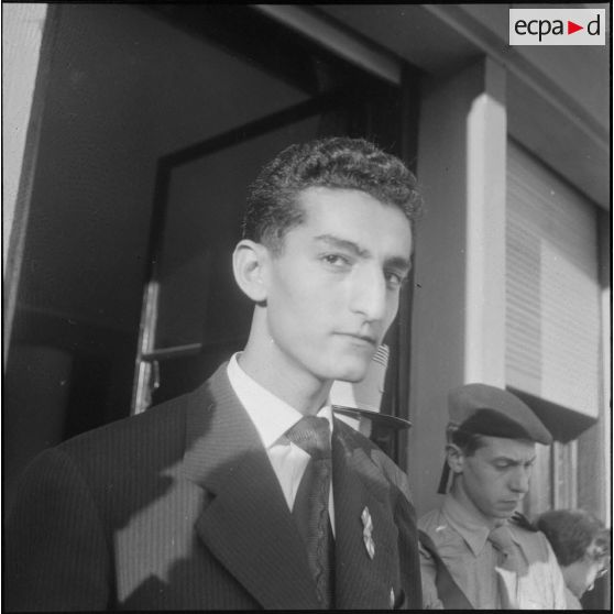 Manifestation en faveur de l'Algérie française à Alger. [Description en cours]