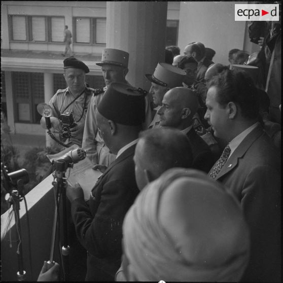 [Manifestation en faveur de l'Algérie française et discours du Comité du salut public]. [Description en cours]