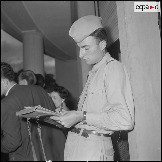 [Manifestation en faveur de l'Algérie française]. [Description en cours]