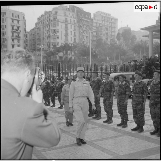 [Manifestation en faveur de l'Algérie française]. [Description en cours]
