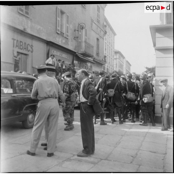 Visite d’une délégation du Comité de salut public d'Algérie en Corse. [Description en cours]