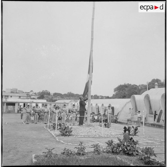 Libération de détenus du camp de Ben Aknoun. [Description en cours]