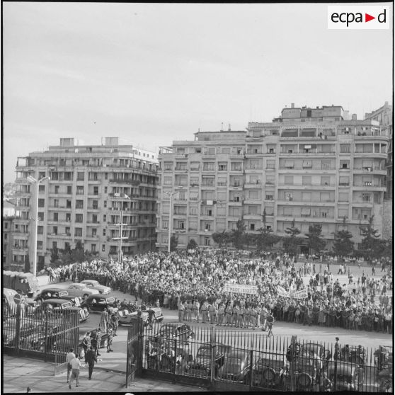 Manifestation à Alger. [Description en cours]