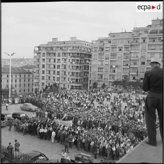 Manifestation à Alger. [Description en cours]