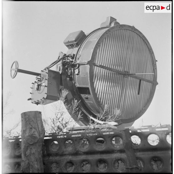 Présentation du dix-millième obus 105-h. [Description en cours]