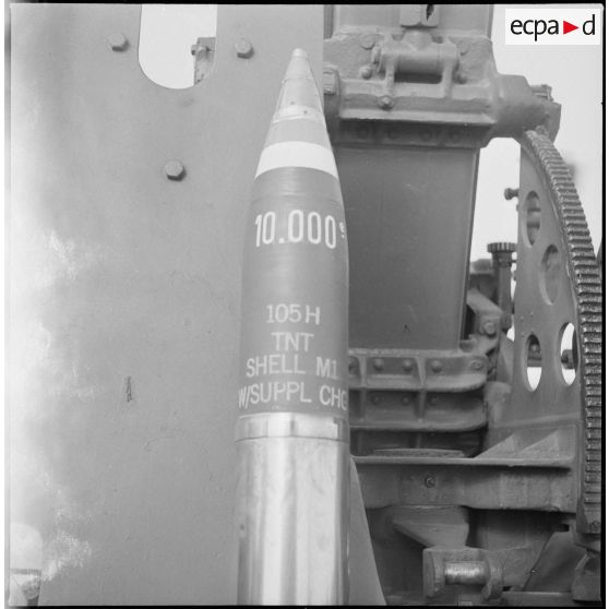 Présentation du dix-millième obus 105-h. [Description en cours]
