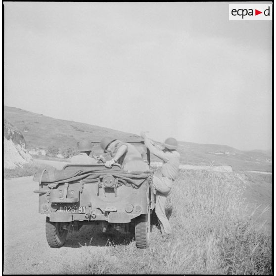 Vie quotidienne de fusiliers-marins. [Description en cours]