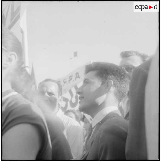 Manifestation d’employés du pétrole sur le forum d’Alger. [Description en cours]