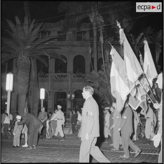 Manifestation nocturne d’anciens combattants à Alger. [Description en cours]