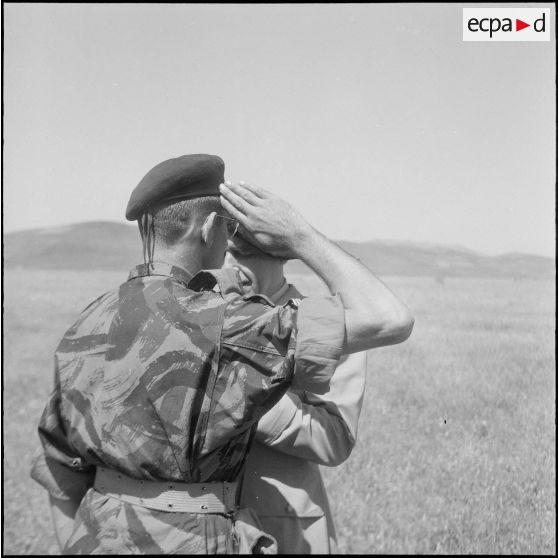 Passation de commandement au 13e RDP en Zone Est Algérois (ZEA). [Description en cours]