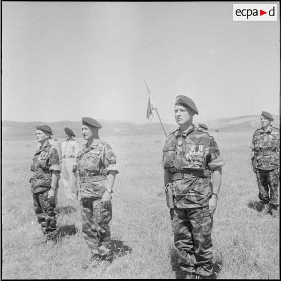 Passation de commandement au 13e RDP en Zone Est Algérois (ZEA). [Description en cours]